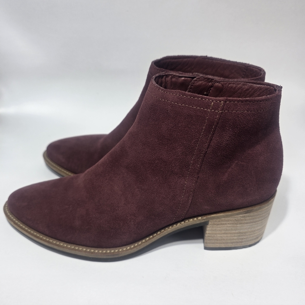 ECCO Women’s Ankle Boots Size 8-8.5 Burgundy Suede Zip Closure Comfort Casual